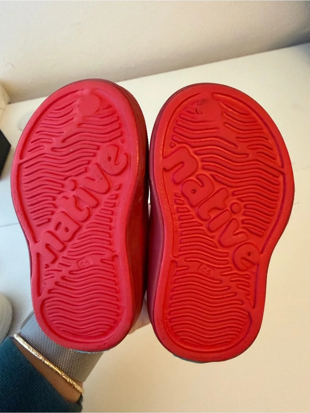native toddler shoe miller torch red solid size 5 toddler water slip on